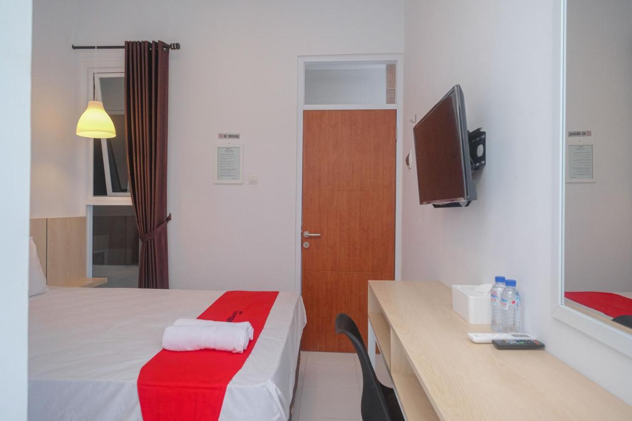 Reddoorz Syariah @ Tlogosari Semarang Hotel Alastuwo Exterior photo