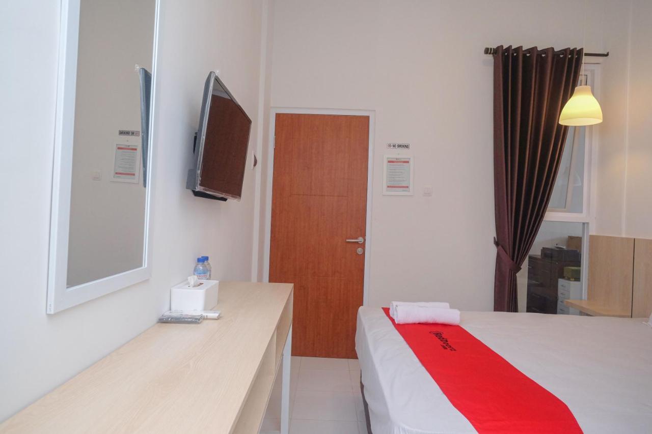 Reddoorz Syariah @ Tlogosari Semarang Hotel Alastuwo Exterior photo