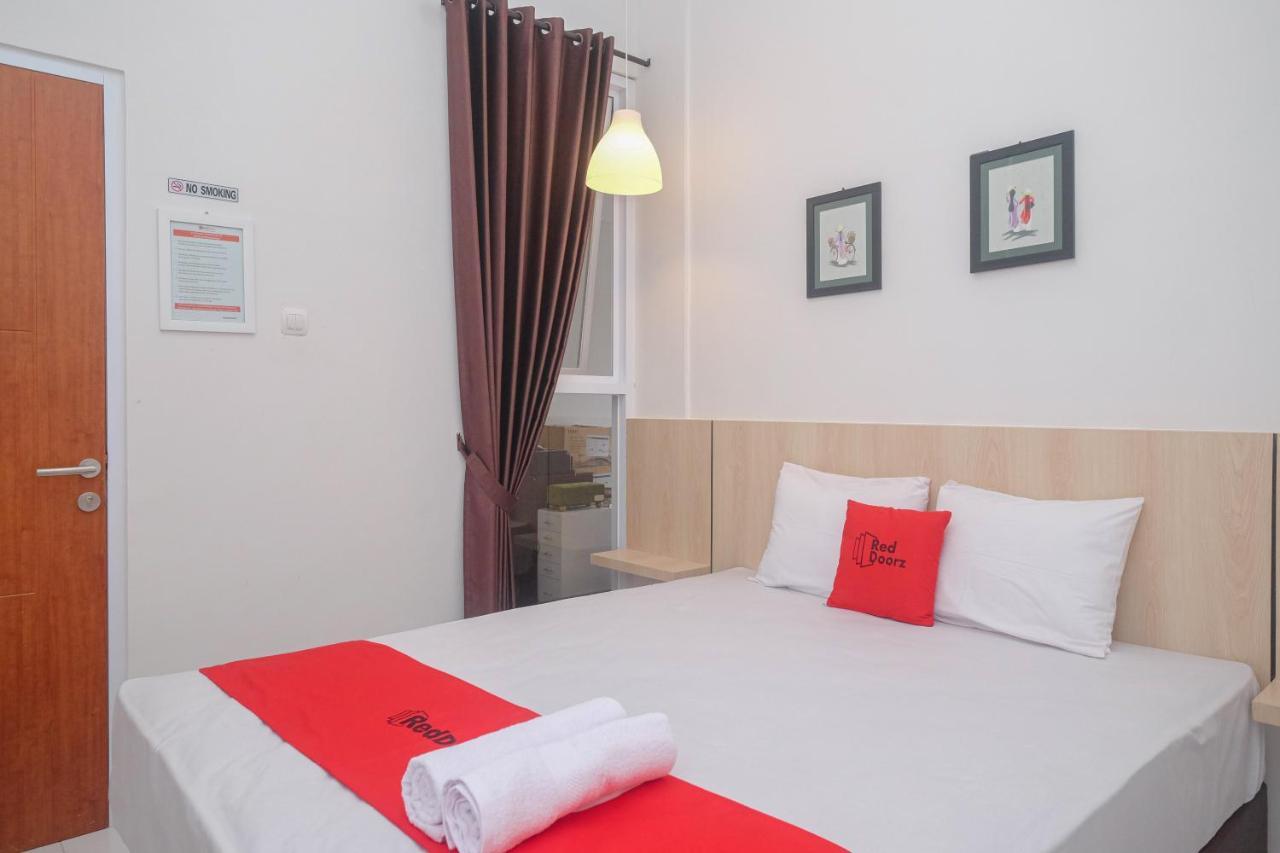 Reddoorz Syariah @ Tlogosari Semarang Hotel Alastuwo Exterior photo